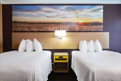 Photo 5 - Days Inn by Wyndham Anderson IN