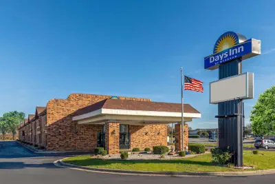 Photo 2 - Days Inn by Wyndham Anderson IN