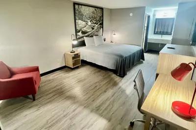 Photo 2 - Super 8 by Wyndham Manchester TN