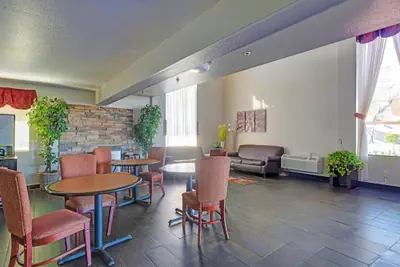 Photo 3 - Travelers inn by OYO Wichita Falls