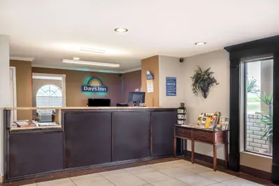 Photo 4 - Days Inn by Wyndham New Braunfels