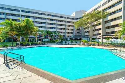 Photo 2 - DoubleTree by Hilton Tampa Rocky Point Waterfront