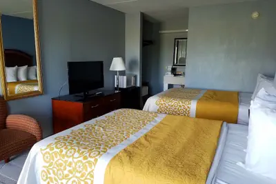 Photo 4 - Days Inn by Wyndham Richmond