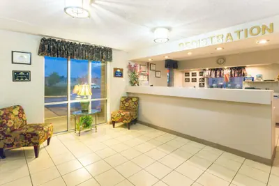 Photo 3 - Days Inn by Wyndham Richmond