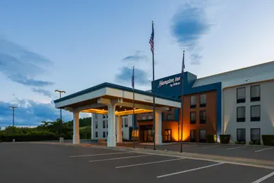 Photo 2 - Hampton Inn Staunton
