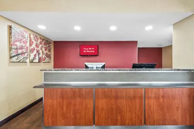Photo 3 - Red Roof Inn Columbus West - Hilliard