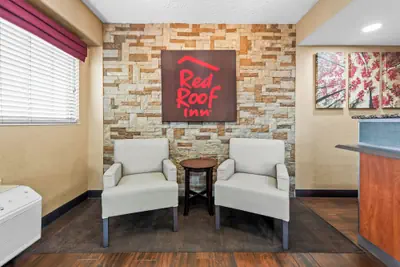 Photo 4 - Red Roof Inn Columbus West - Hilliard