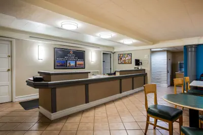 Photo 3 - La Quinta Inn by Wyndham Norfolk Virginia Beach