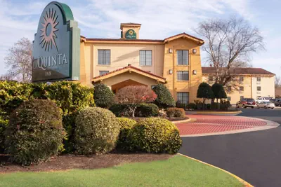 Photo 2 - La Quinta Inn by Wyndham Norfolk Virginia Beach