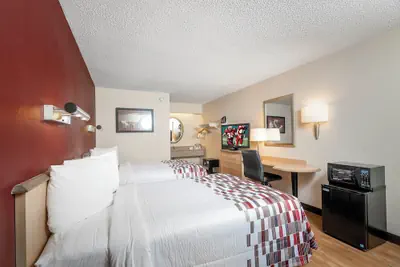 Photo 2 - Red Roof Inn Detroit - Dearborn/Greenfield Village