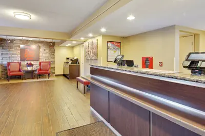 Photo 5 - Red Roof Inn Detroit - Dearborn/Greenfield Village