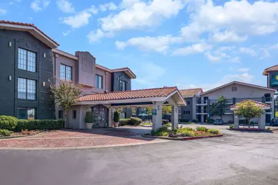 Photo 2 - La Quinta Inn by Wyndham Sacramento North
