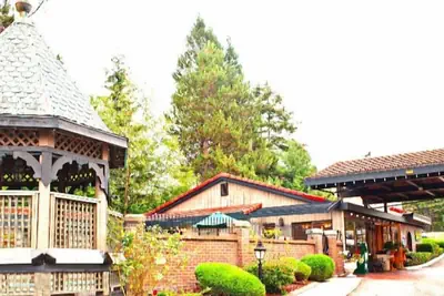 Photo 4 - Coachman Inn & Suites