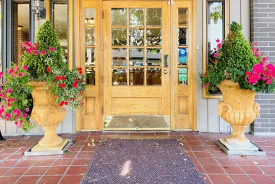 Photo 3 - Coachman Inn & Suites