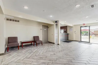 Photo 4 - Red Lion Inn & Suites Olathe Kansas City