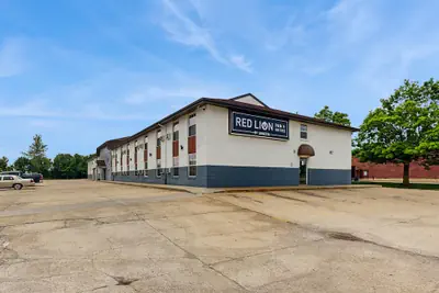 Photo 2 - Red Lion Inn & Suites Olathe Kansas City
