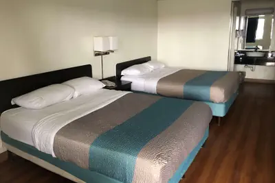 Photo 2 - Days Inn by Wyndham Indianapolis South