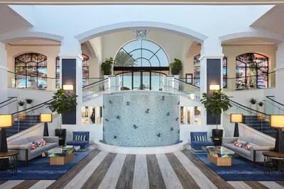 Photo 5 - The Waterfront Beach Resort, A Hilton Hotel