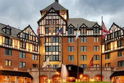 Photo 2 - Hotel Roanoke & Conference Ctr, Curio Collection by Hilton