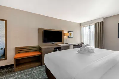 Photo 5 - Clarion Inn Nashua