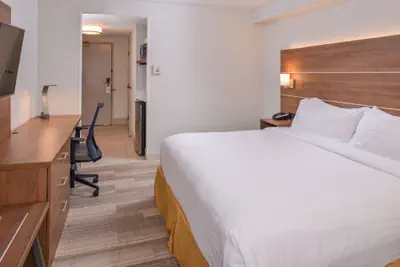 Photo 3 - Holiday Inn Express Palm-Desert by IHG