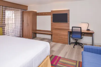 Photo 5 - Holiday Inn Express Palm-Desert by IHG
