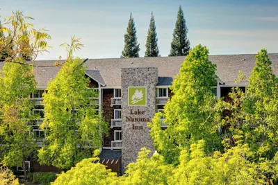 Photo 2 - Lake Natoma Inn