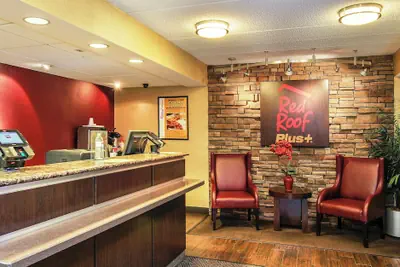 Photo 4 - Red Roof Inn PLUS+ Atlanta - Buckhead 