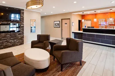 Photo 3 - Best Western Muscatine / Pearl City Hotel