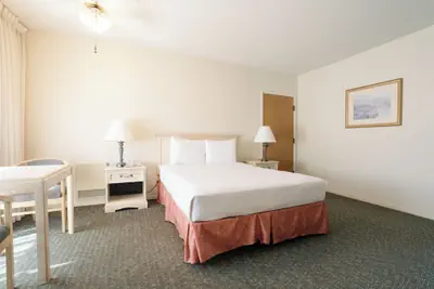 Photo 5 - Monarch Resort
