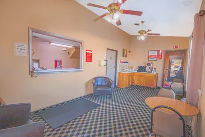 Photo 5 - Econo Lodge Junction City I-70 Near Fort Riley