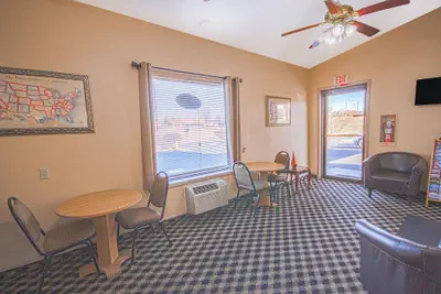 Photo 3 - Econo Lodge Junction City I-70 Near Fort Riley