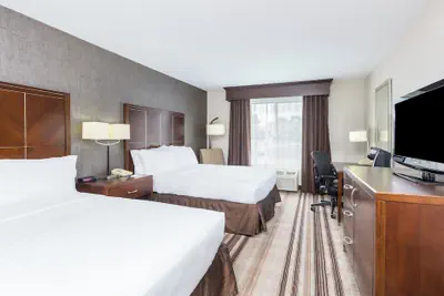 Photo 3 - Holiday Inn Express San Diego - SeaWorld Area by IHG