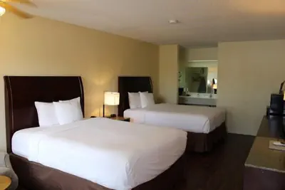 Photo 5 - Executive Inn & Suites