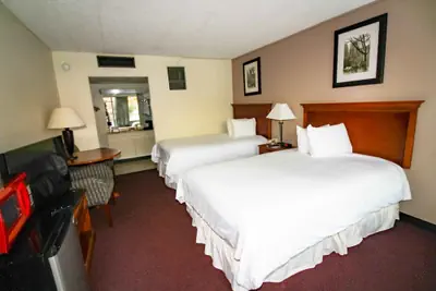Photo 3 - Newburgh Inn