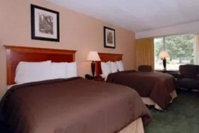 Photo 4 - Newburgh Inn