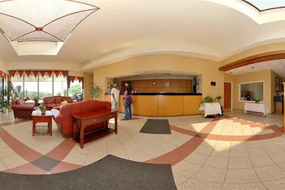 Photo 2 - Newburgh Inn