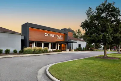 Photo 2 - Courtyard by Marriott Memphis East/Park Avenue