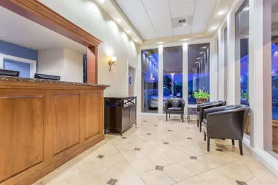 Photo 3 - Days Inn by Wyndham Modesto