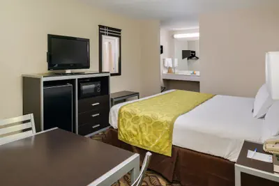 Photo 5 - Americas Best Value Inn Pasadena Houston