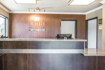 Photo 2 - Quality Inn & Suites Woodland - Sacramento Airport