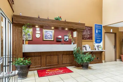 Photo 4 - Econo Lodge Inn & Suites Fairview Heights - St. Louis