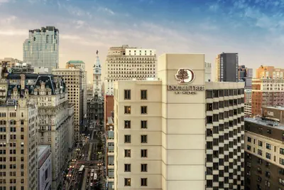 Photo 2 - DoubleTree by Hilton Philadelphia Center City