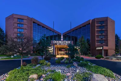 Photo 2 - DoubleTree by Hilton Denver - Aurora