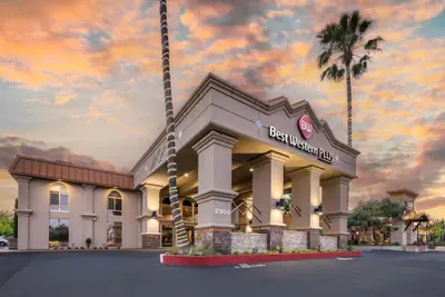 Photo 2 - Best Western Plus Hilltop Inn