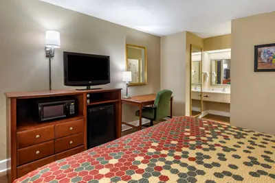 Photo 5 - Econo Lodge Cordele