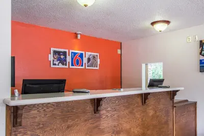 Photo 2 - Motel 6 Ashland, OH
