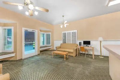 Photo 3 - Days Inn by Wyndham Deming