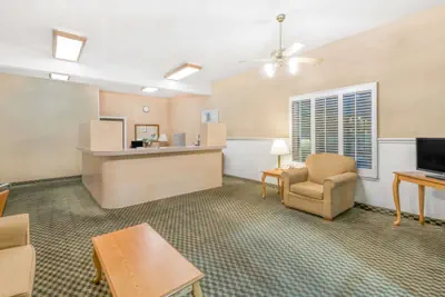 Photo 2 - Days Inn by Wyndham Deming