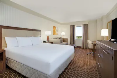 Photo 5 - Hilton Jackson